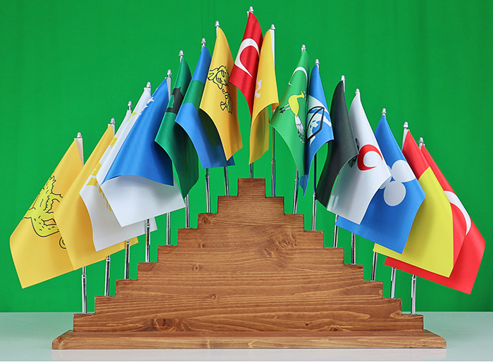 17 Li Eski Türk Devletleri Ahşap Kaideli Masa Bayrak Direği 17 Li Eski Türk Devletleri Ahşap Kaideli Masa Bayrak Direği