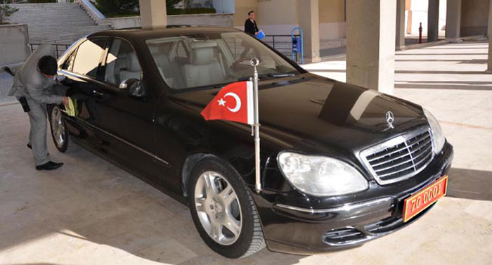VALİ MAKAM ARABASI PLAKASI VALİ MAKAM ARABASI PLAKASI