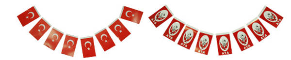İpe dizili klasik kağıt Türk Bayrağı ve İpe dizili Atatürklü kağıt bayrak İpe dizili klasik kağıt Türk Bayrağı ve İpe dizili Atatürklü kağıt bayrak